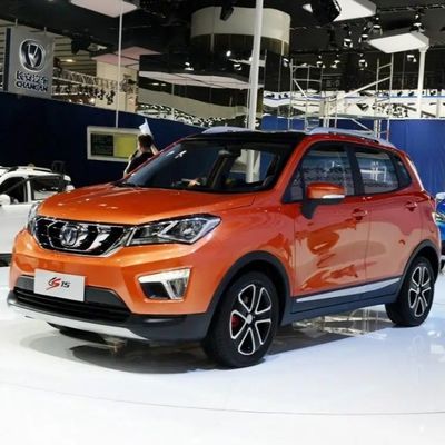 अच्छी कीमत 2023 चांगन Cs15 Ev 55kw इंजन 450/530km रेंज पूर्ण संस्करण 0km प्रयुक्त कार 4100 * 1740 * 1630 मिमी के भीतर ऑनलाइन